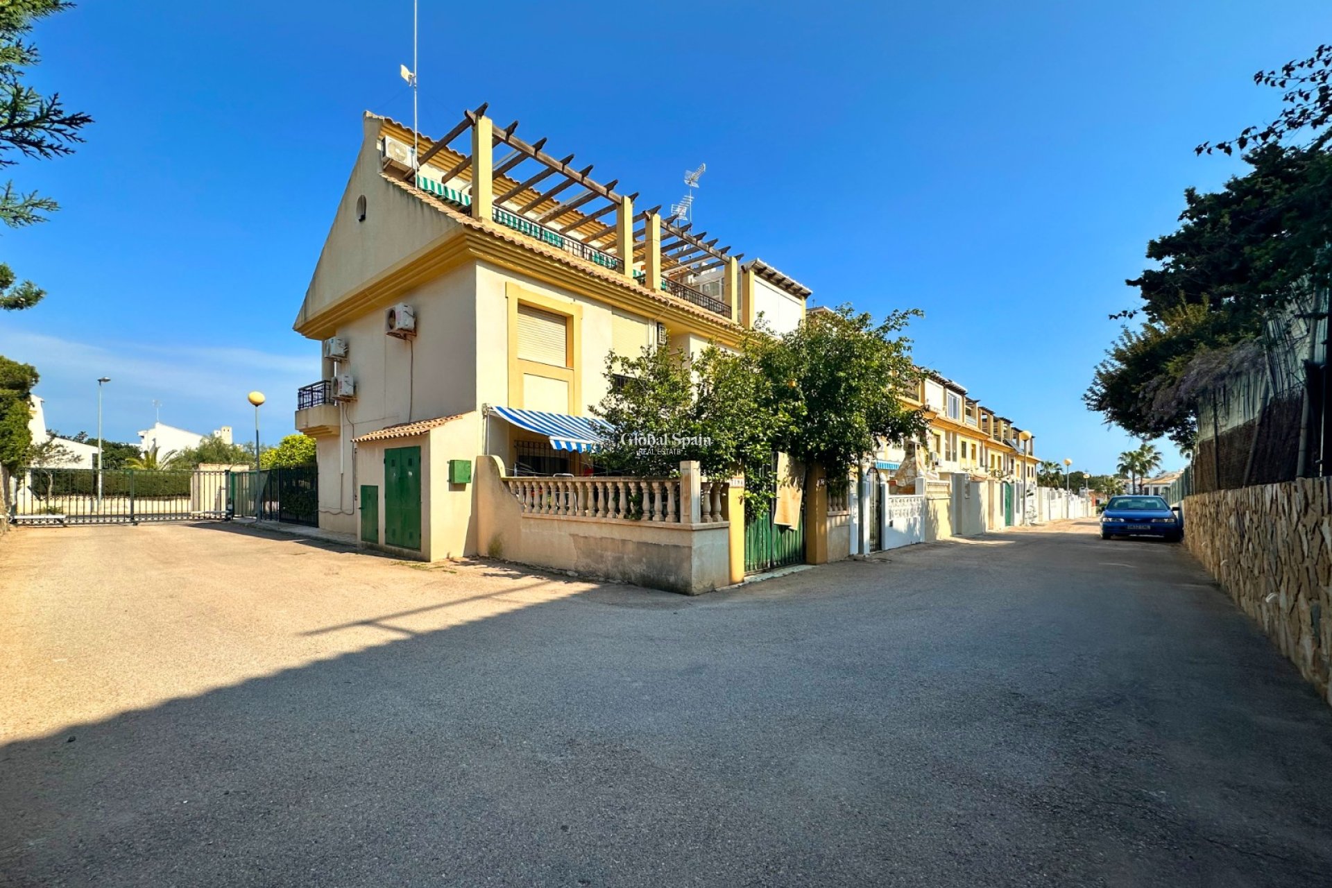 Resale - HOUSE -
ORIHUELA COSTA - Costa Blanca