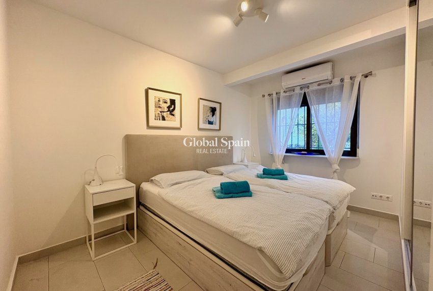 Resale - HOUSE -
ORIHUELA COSTA - Costa Blanca