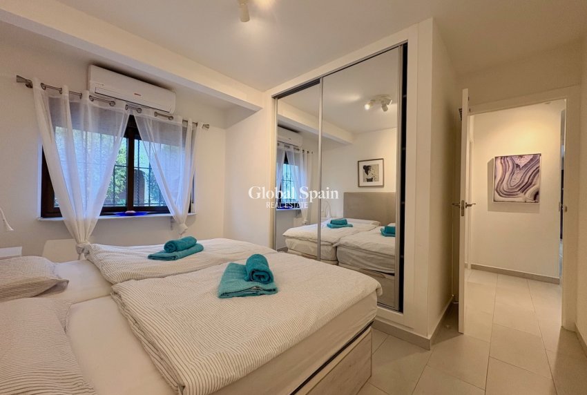 Resale - HOUSE -
ORIHUELA COSTA - Costa Blanca