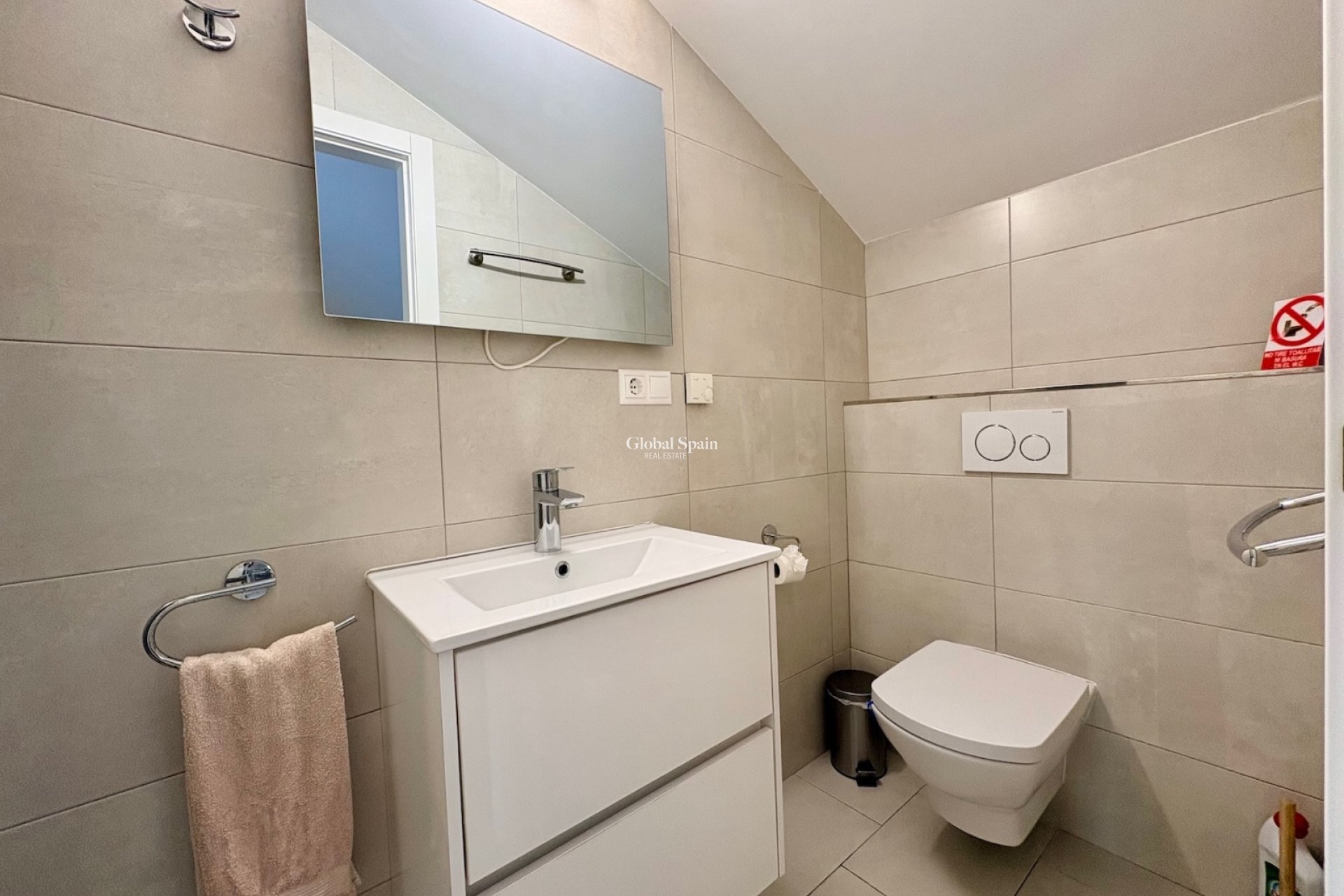 Resale - HOUSE -
ORIHUELA COSTA - Costa Blanca