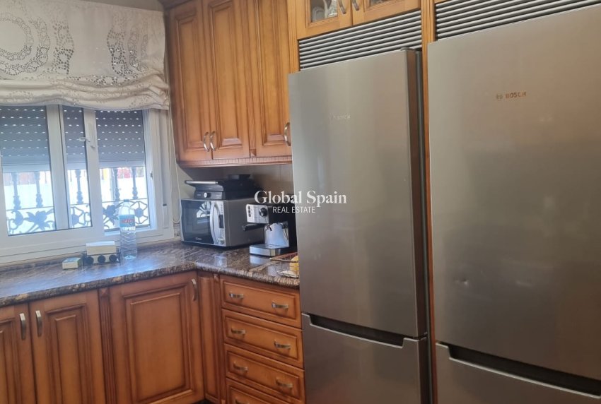 Resale - HOUSE -
ORIHUELA COSTA - Costa Blanca