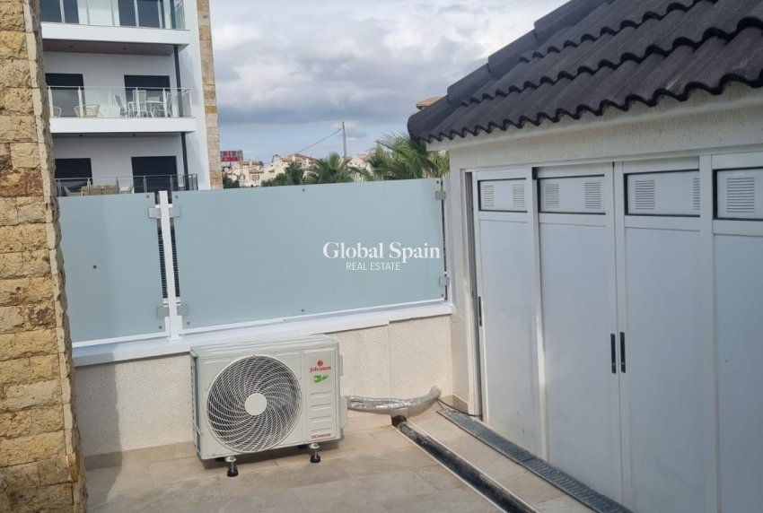 Resale - HOUSE -
ORIHUELA COSTA - Costa Blanca