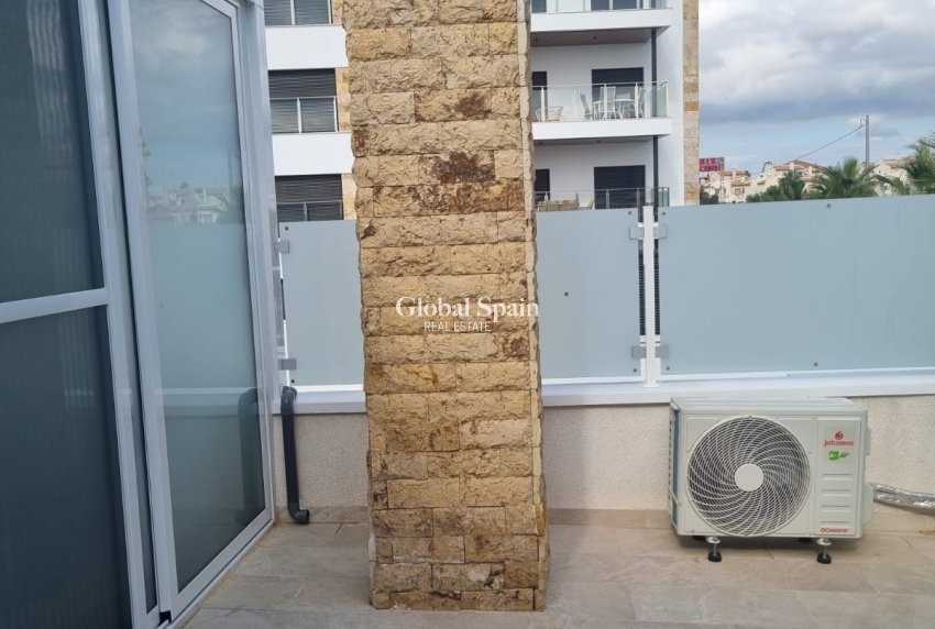 Resale - HOUSE -
ORIHUELA COSTA - Costa Blanca