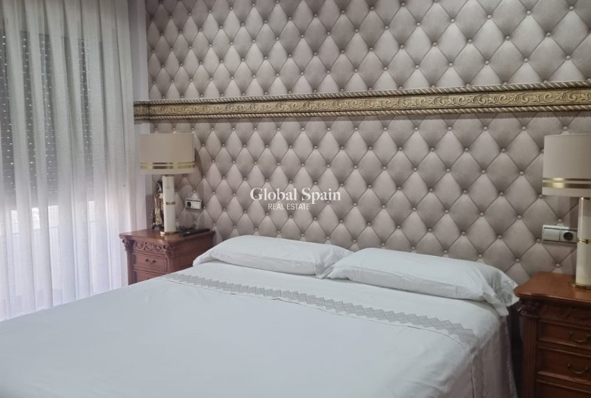 Resale - HOUSE -
ORIHUELA COSTA - Costa Blanca