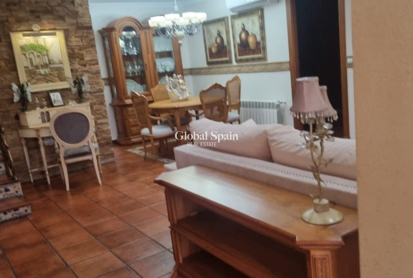 Resale - HOUSE -
ORIHUELA COSTA - Costa Blanca