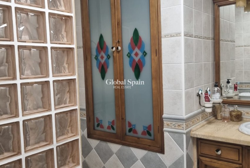 Resale - HOUSE -
ORIHUELA COSTA - Costa Blanca