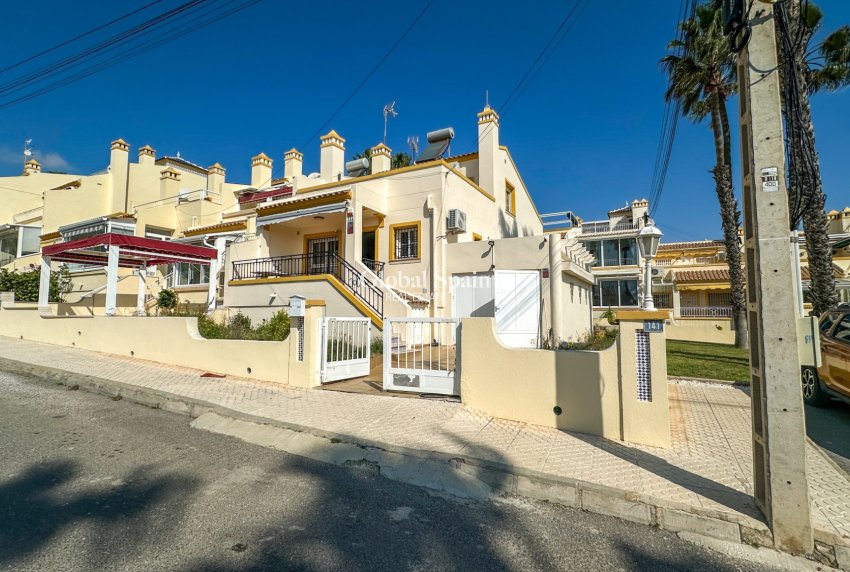 Resale - HOUSE -
ORIHUELA COSTA - Costa Blanca