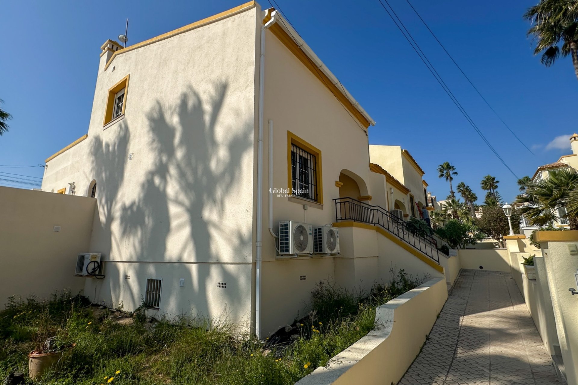 Resale - HOUSE -
ORIHUELA COSTA - Costa Blanca