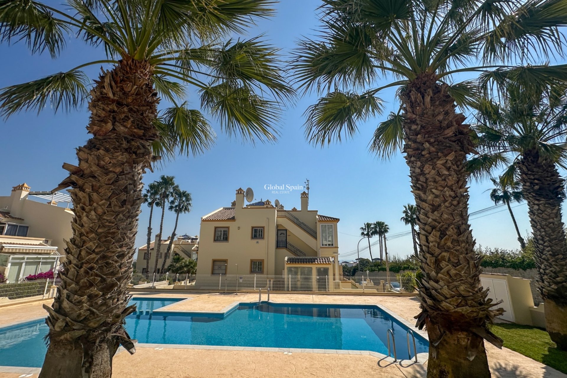 Resale - HOUSE -
ORIHUELA COSTA - Costa Blanca