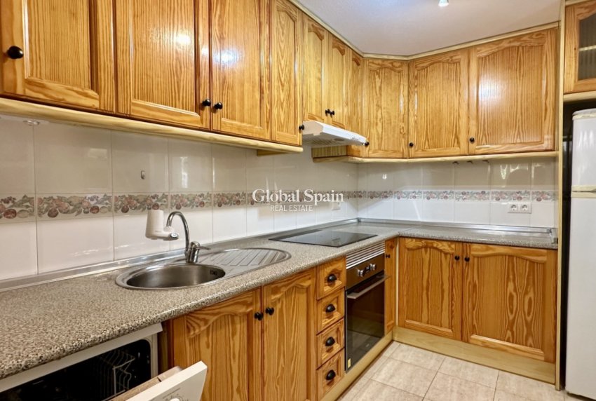 Resale - HOUSE -
ORIHUELA COSTA - Costa Blanca