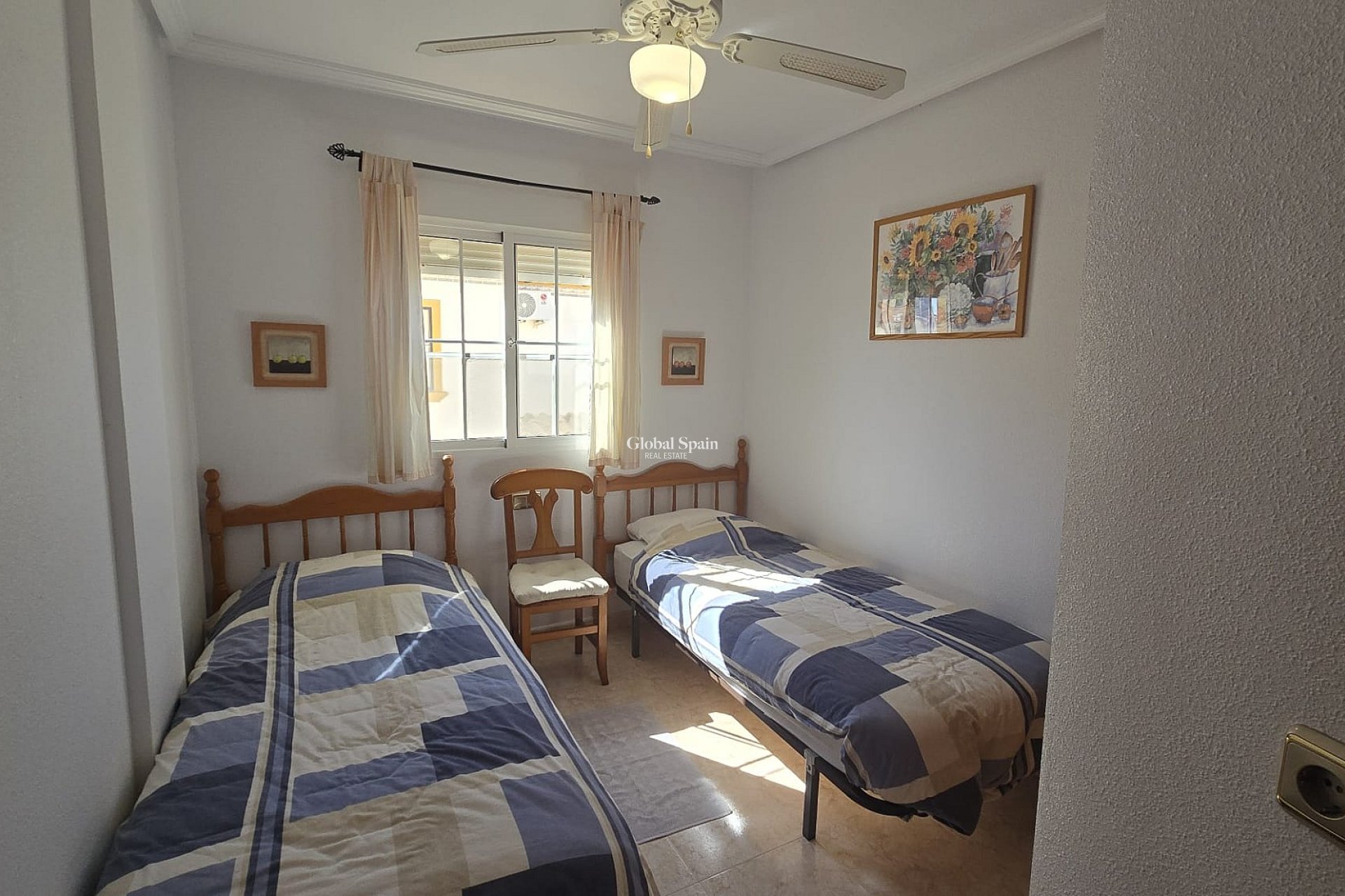 Resale - HOUSE -
ORIHUELA COSTA - Costa Blanca