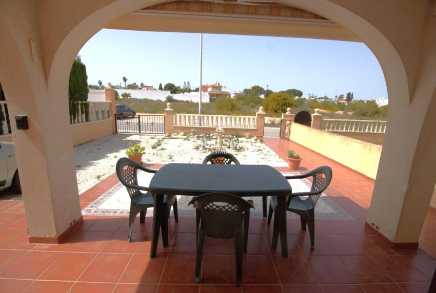 Resale - HOUSE -
ORIHUELA COSTA - Costa Blanca