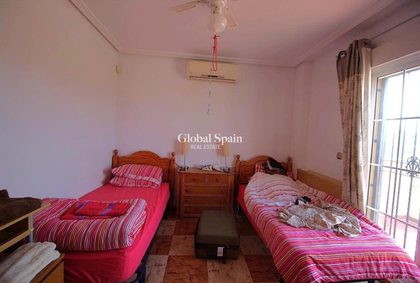 Resale - HOUSE -
ORIHUELA COSTA - Costa Blanca