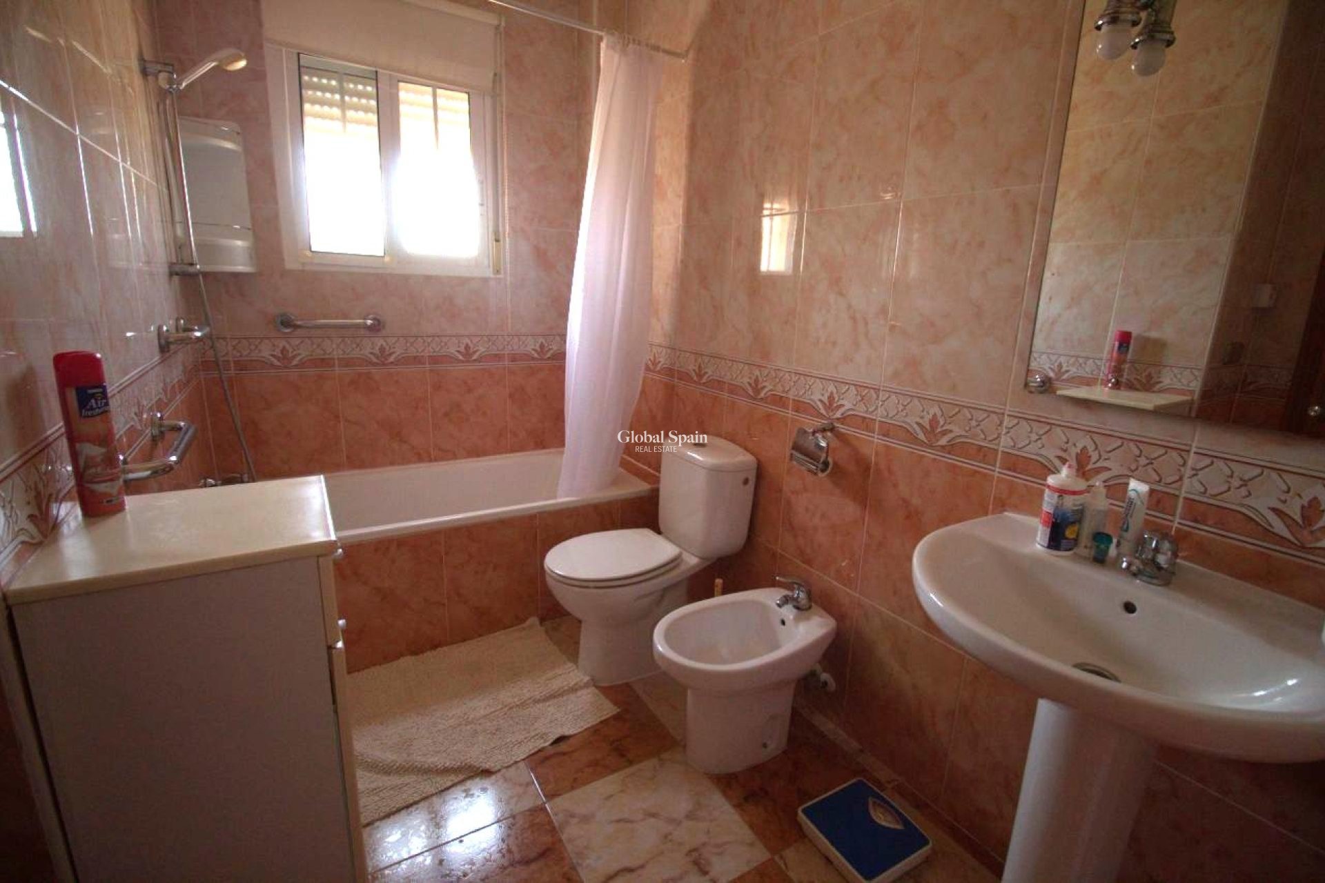 Resale - HOUSE -
ORIHUELA COSTA - Costa Blanca