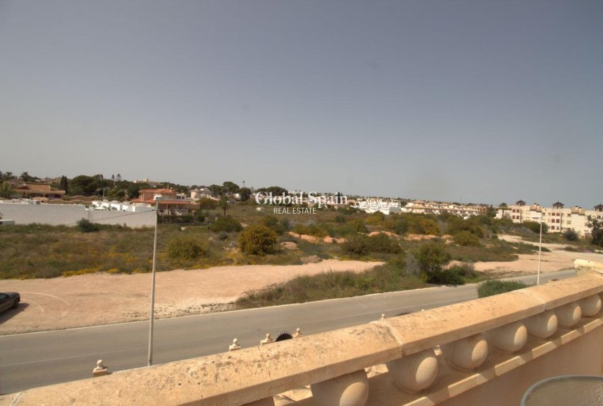 Resale - HOUSE -
ORIHUELA COSTA - Costa Blanca