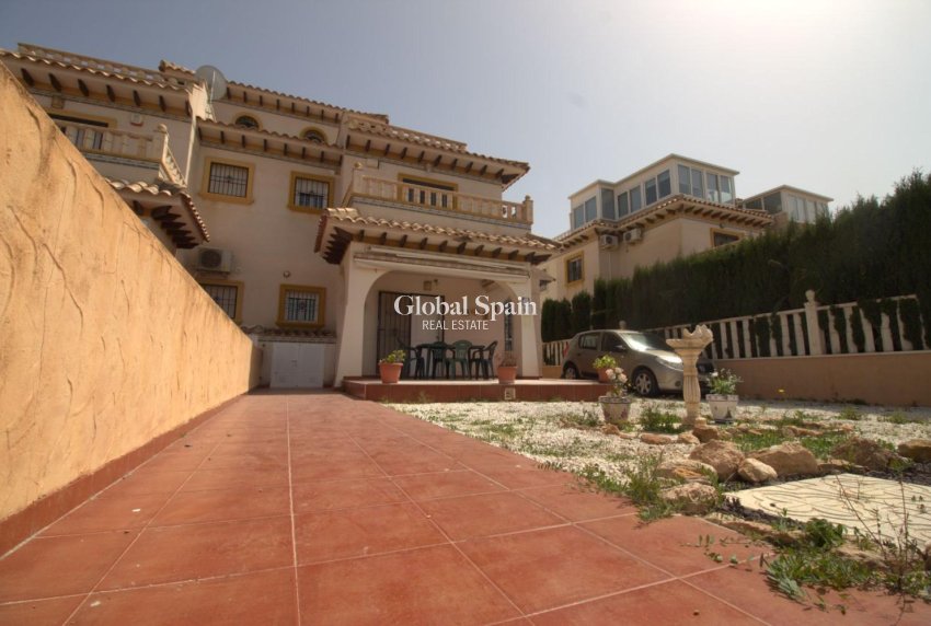 Resale - HOUSE -
ORIHUELA COSTA - Costa Blanca