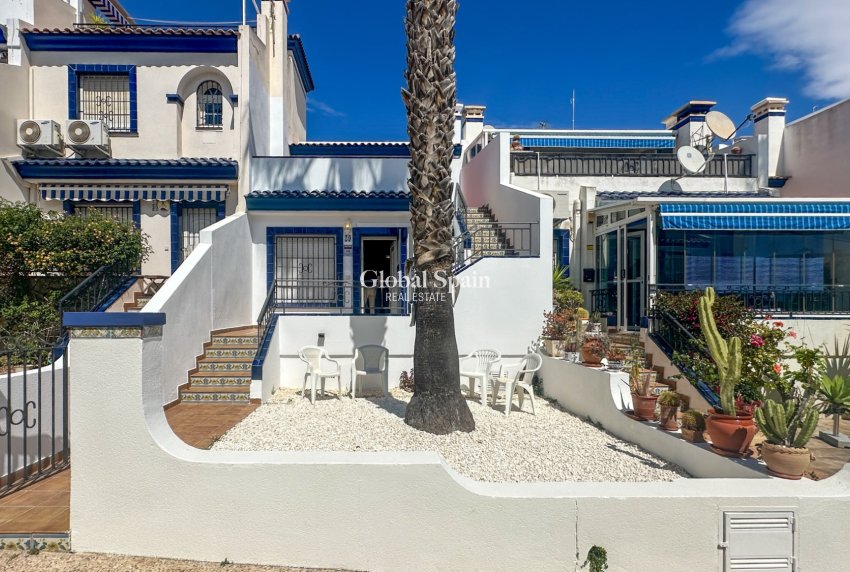 Resale - HOUSE -
ORIHUELA COSTA - Costa Blanca