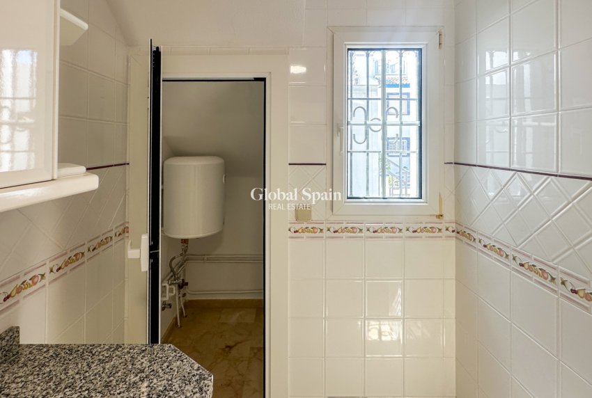 Resale - HOUSE -
ORIHUELA COSTA - Costa Blanca