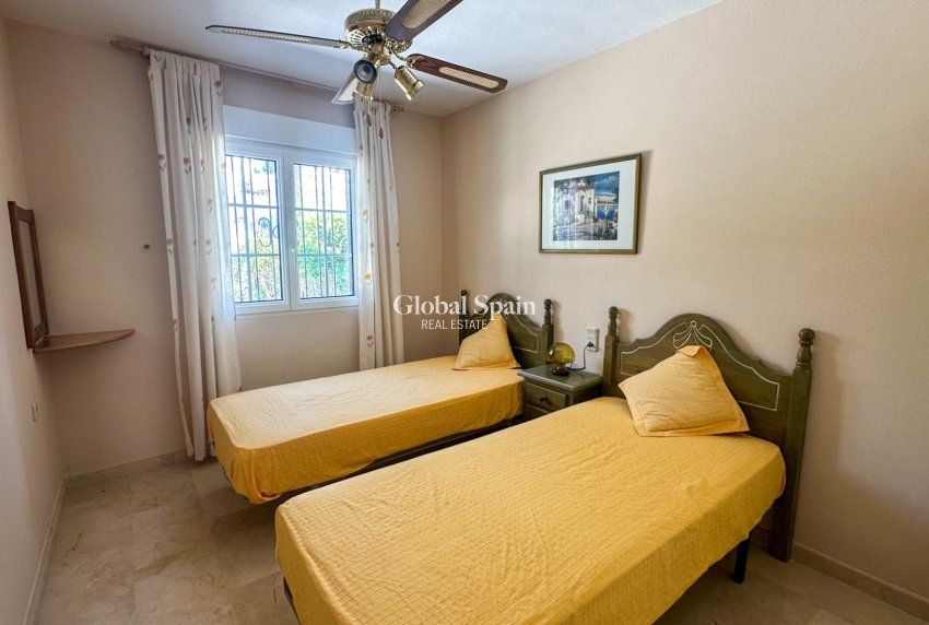 Resale - HOUSE -
ORIHUELA COSTA - Costa Blanca