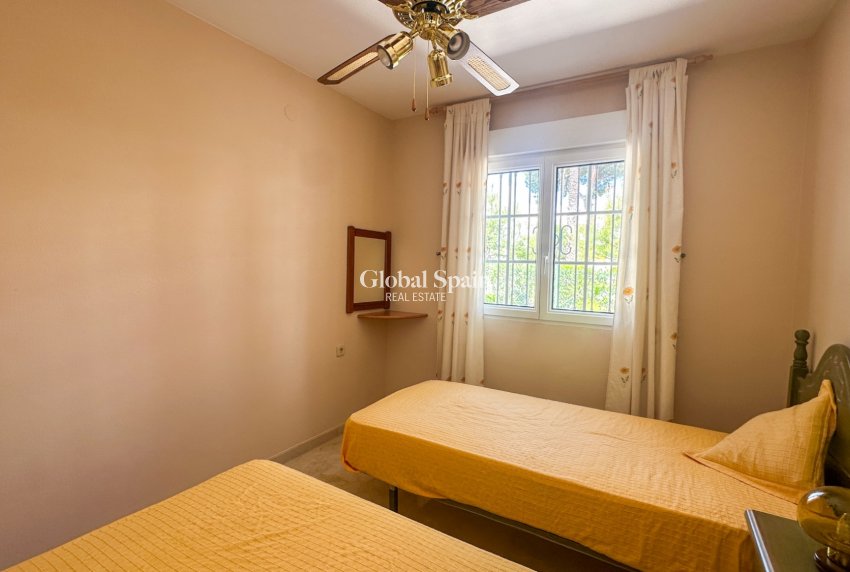 Resale - HOUSE -
ORIHUELA COSTA - Costa Blanca