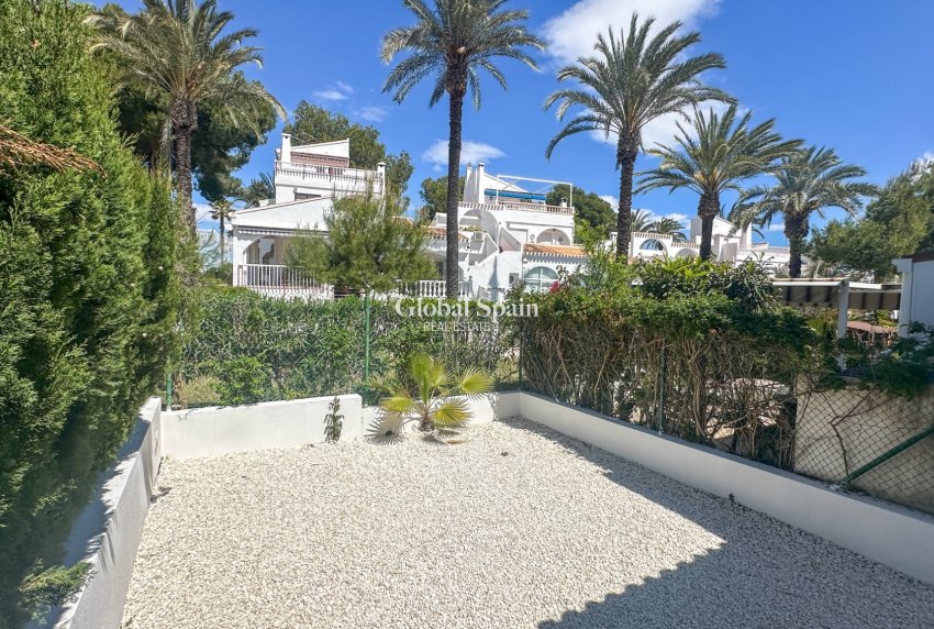 Resale - HOUSE -
ORIHUELA COSTA - Costa Blanca