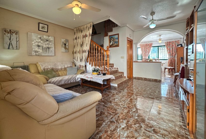 Resale - HOUSE -
ORIHUELA COSTA - Costa Blanca