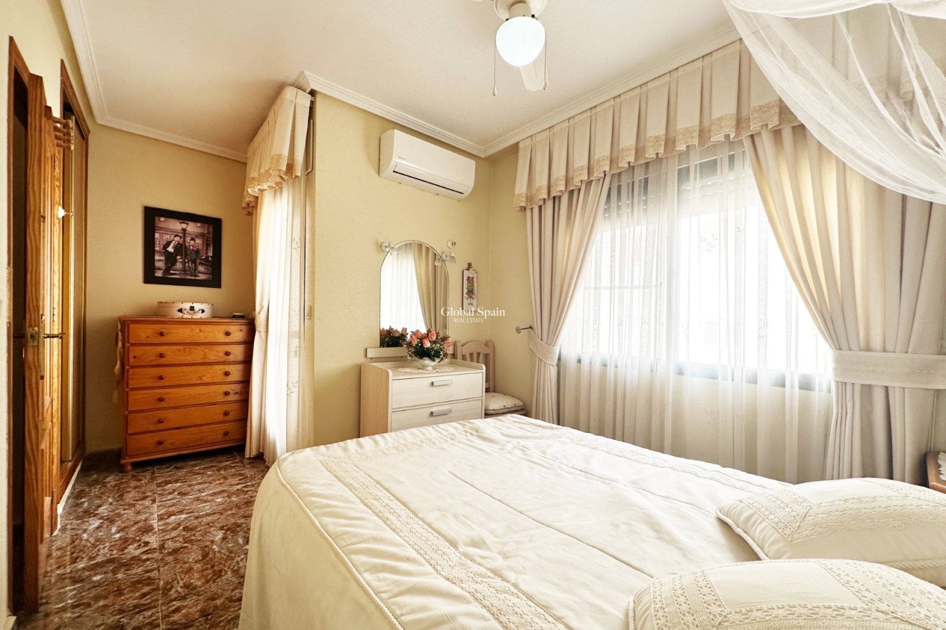 Resale - HOUSE -
ORIHUELA COSTA - Costa Blanca