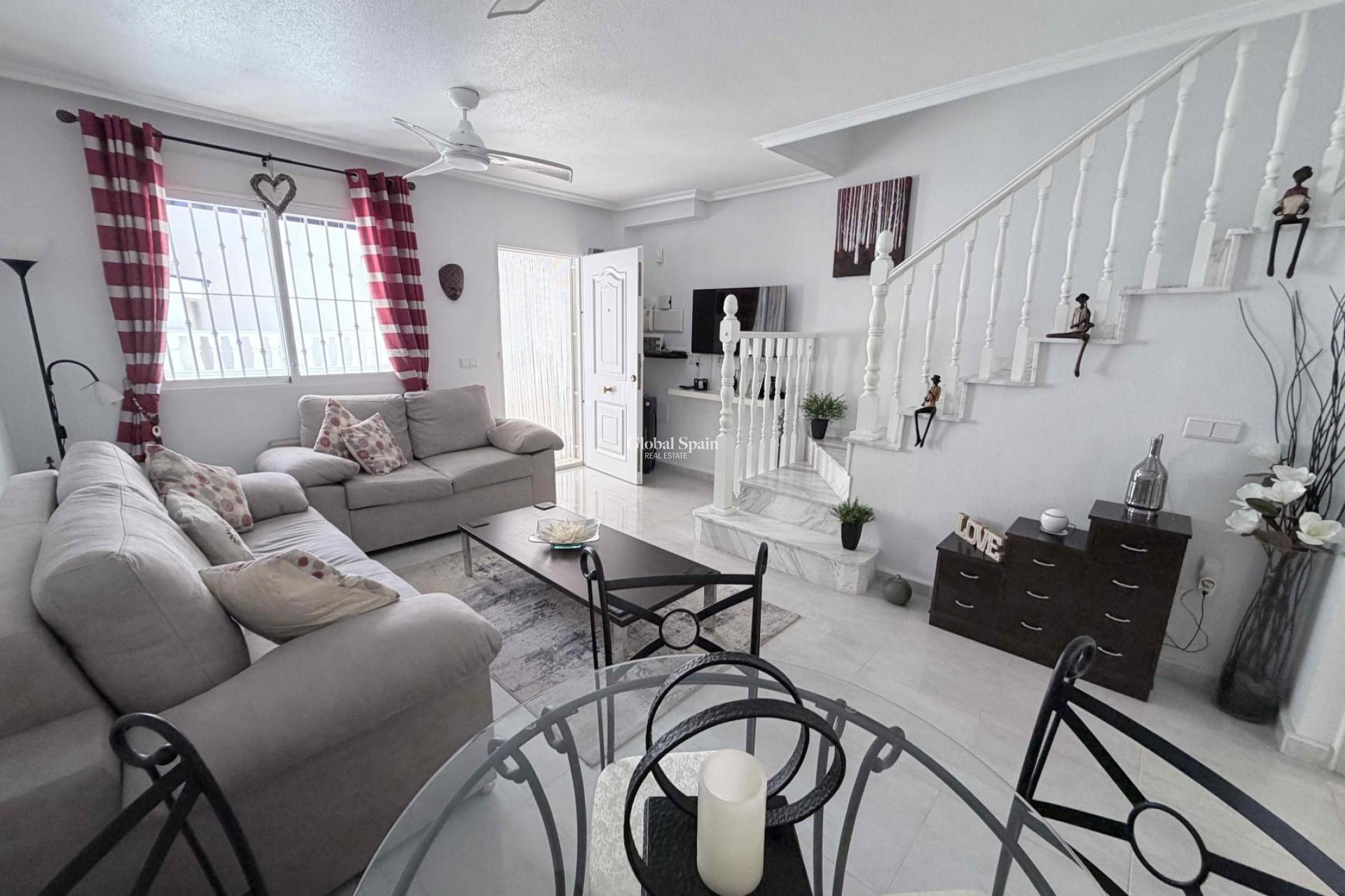 Resale - HOUSE -
ORIHUELA COSTA - Costa Blanca