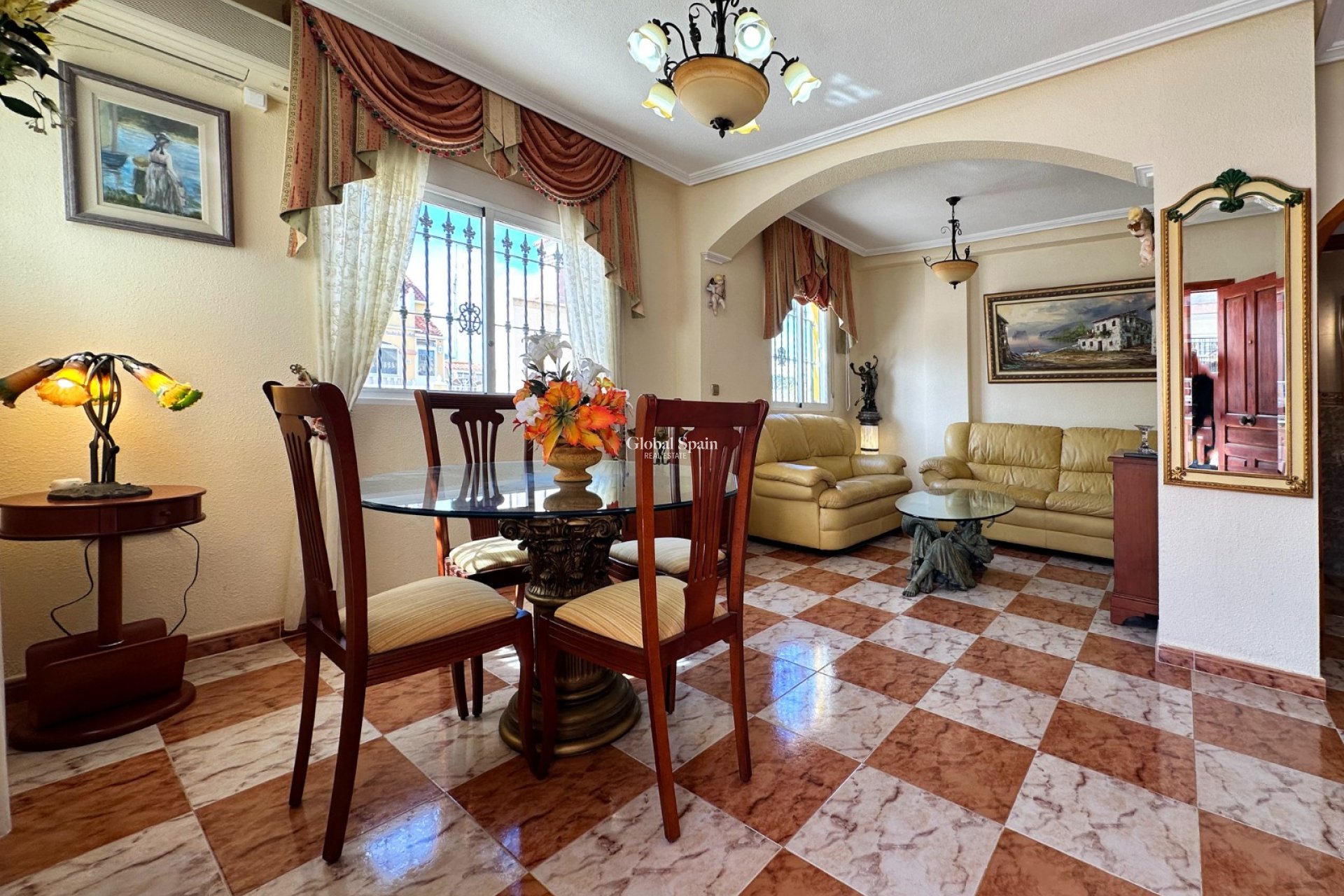 Resale - HOUSE -
ORIHUELA COSTA - Costa Blanca