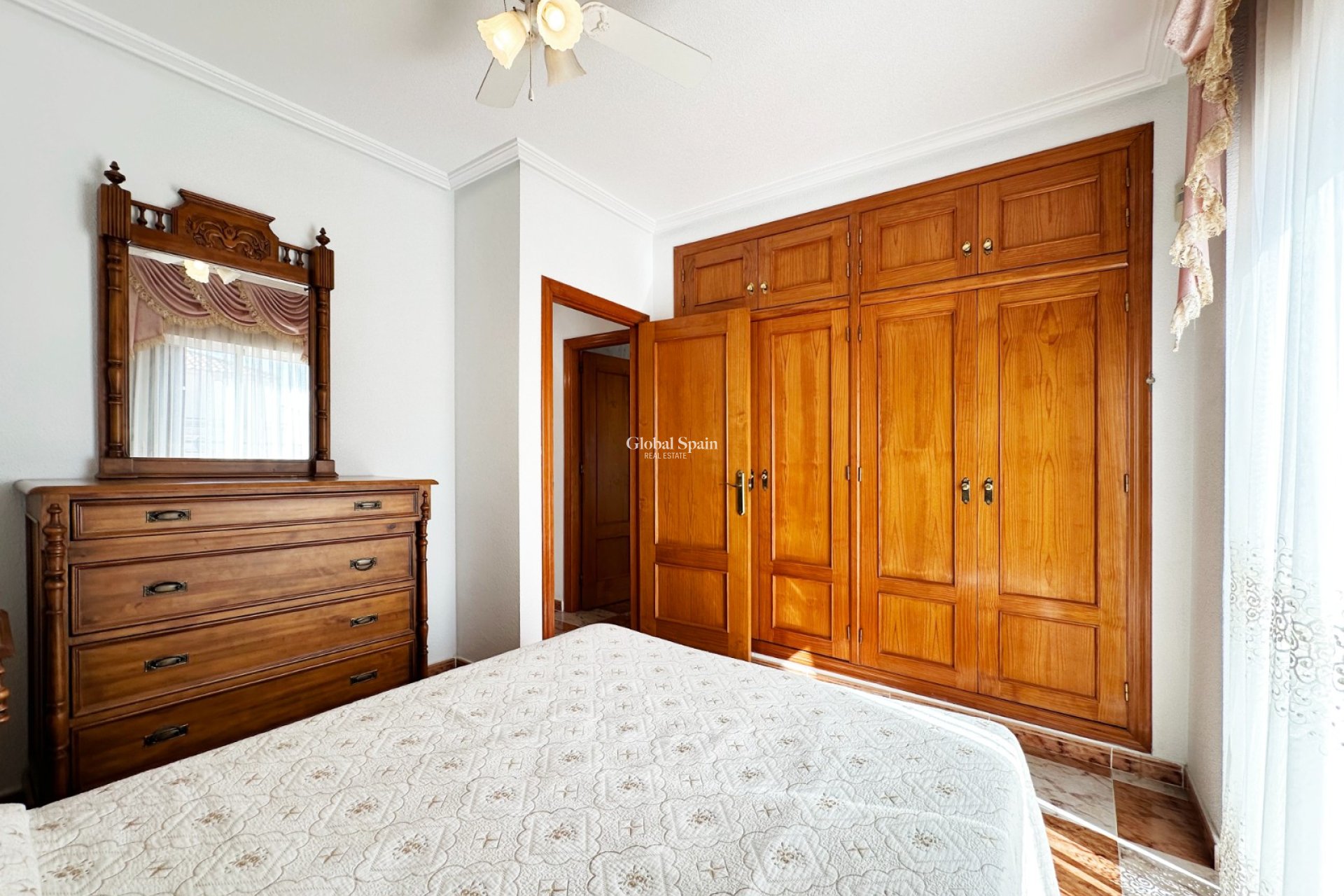 Resale - HOUSE -
ORIHUELA COSTA - Costa Blanca