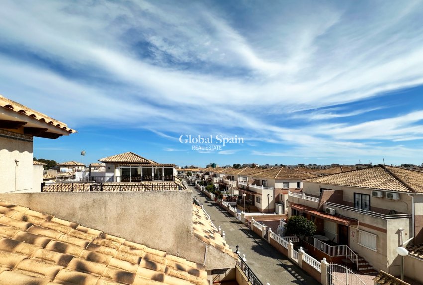 Resale - HOUSE -
ORIHUELA COSTA - Costa Blanca