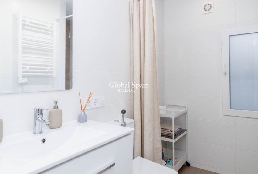 Resale - HOUSE -
ORIHUELA COSTA - Costa Blanca