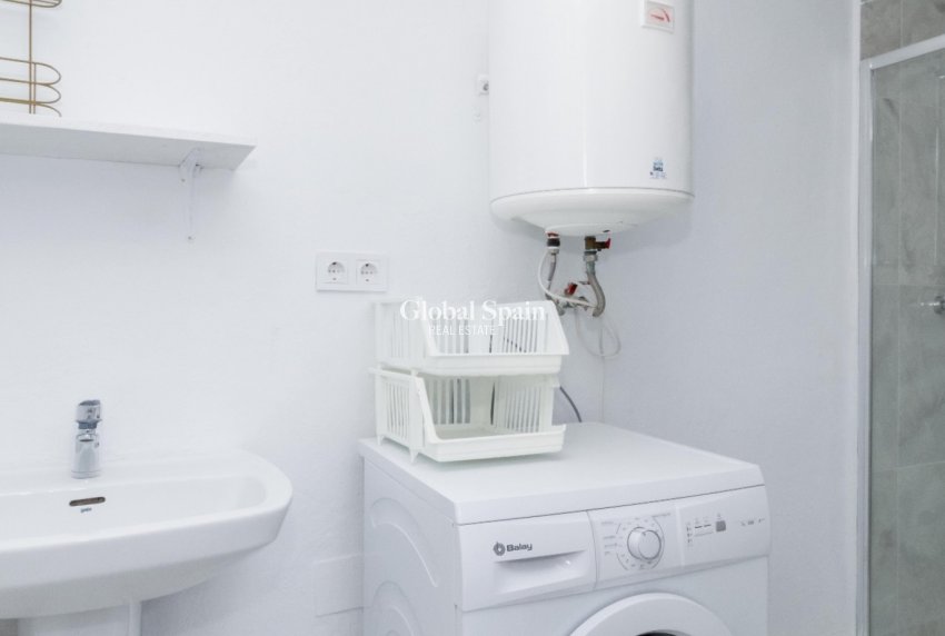 Resale - HOUSE -
ORIHUELA COSTA - Costa Blanca