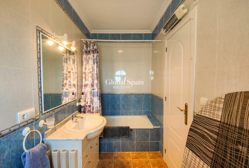 Resale - HOUSE -
ORIHUELA COSTA - Costa Blanca