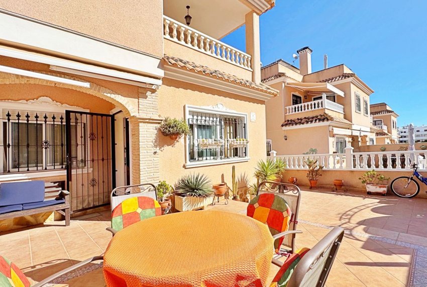 Resale - HOUSE -
ORIHUELA COSTA - Costa Blanca