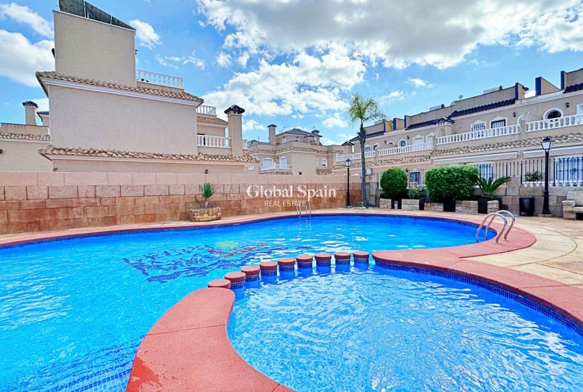 Resale - HOUSE -
ORIHUELA COSTA - Costa Blanca