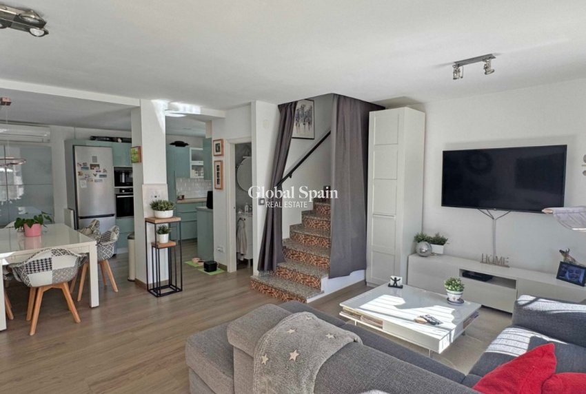 Resale - HOUSE -
ORIHUELA COSTA - Costa Blanca