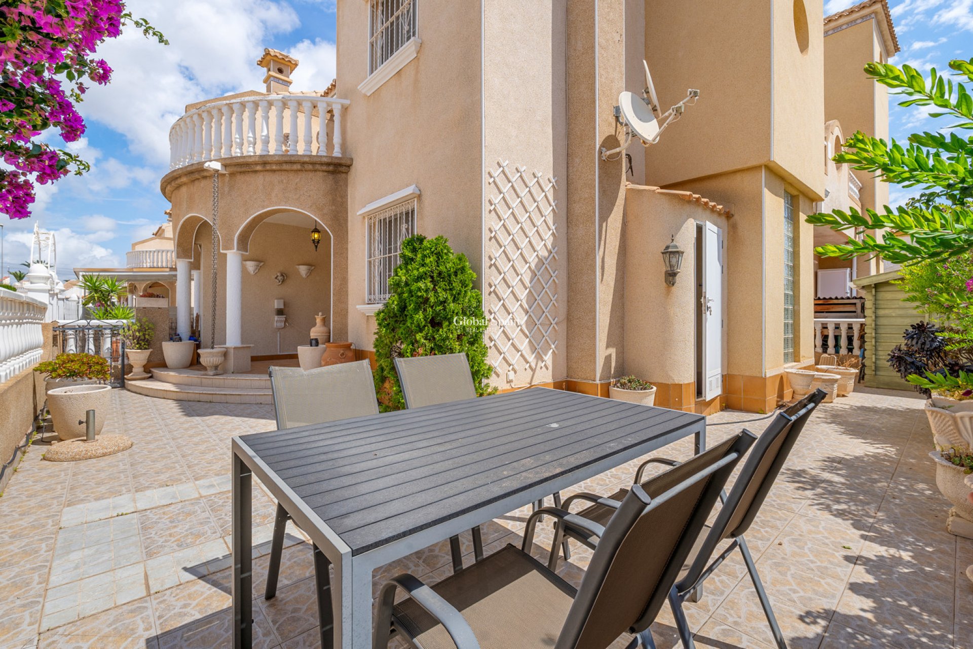 Resale - HOUSE -
ORIHUELA COSTA - Costa Blanca