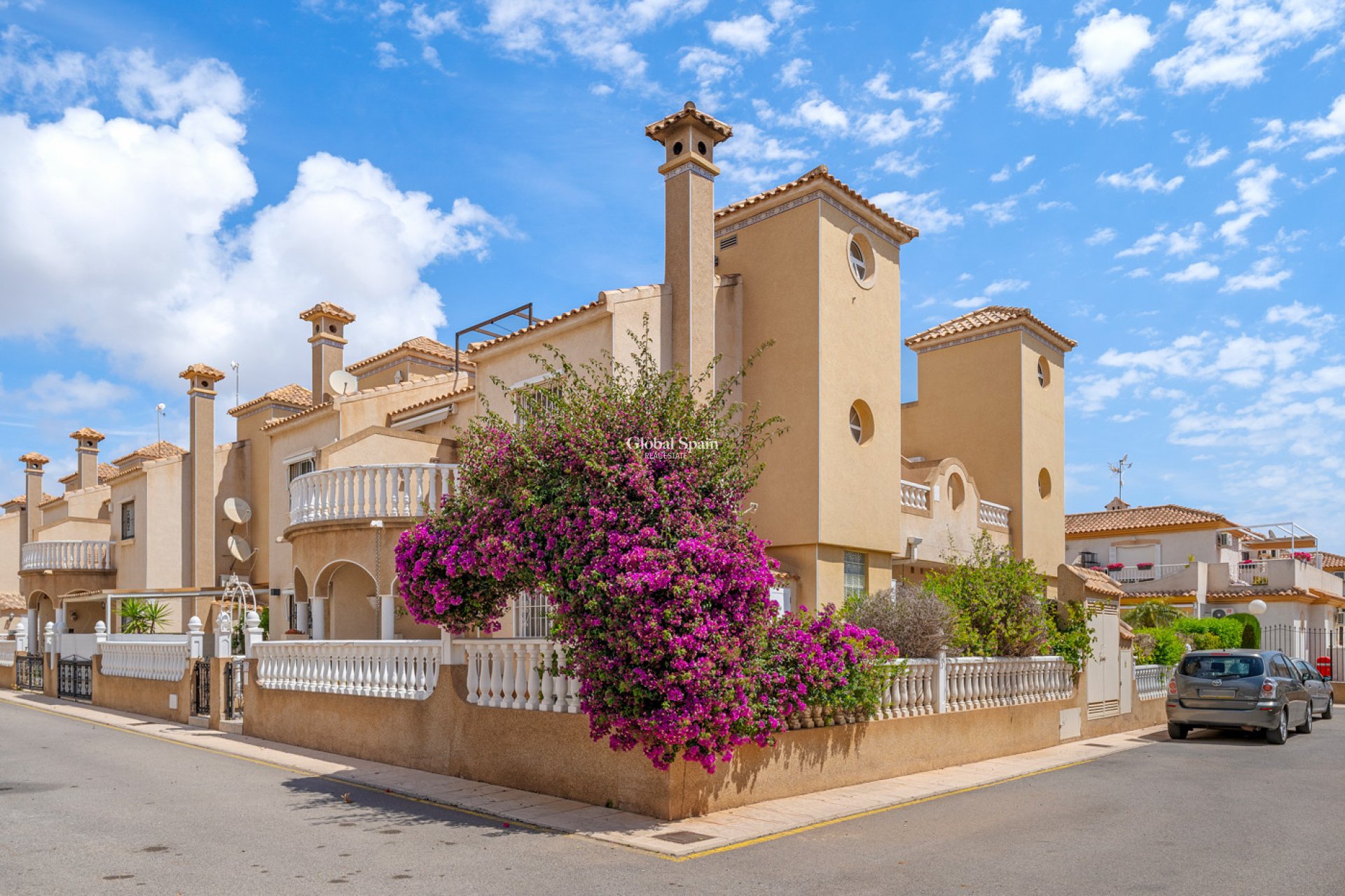 Resale - HOUSE -
ORIHUELA COSTA - Costa Blanca