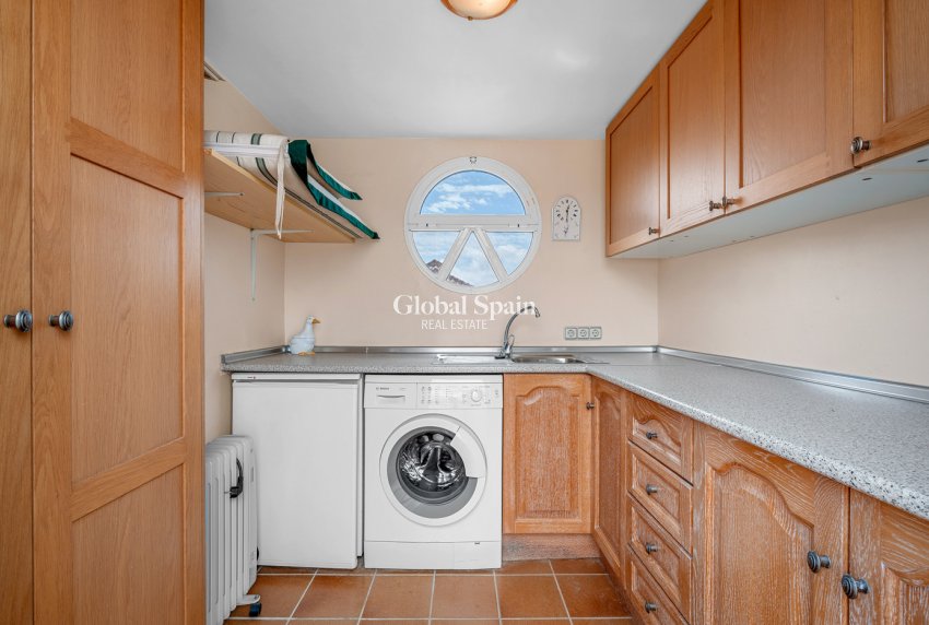 Resale - HOUSE -
ORIHUELA COSTA - Costa Blanca