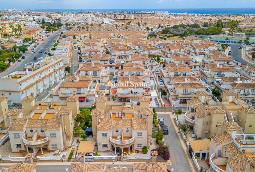 Resale - HOUSE -
ORIHUELA COSTA - Costa Blanca