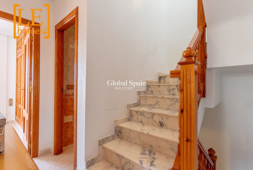 Resale - HOUSE -
ORIHUELA COSTA - Costa Blanca