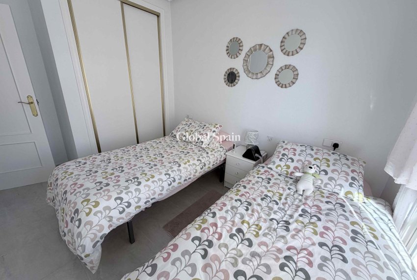 Resale - HOUSE -
ORIHUELA COSTA - Costa Blanca