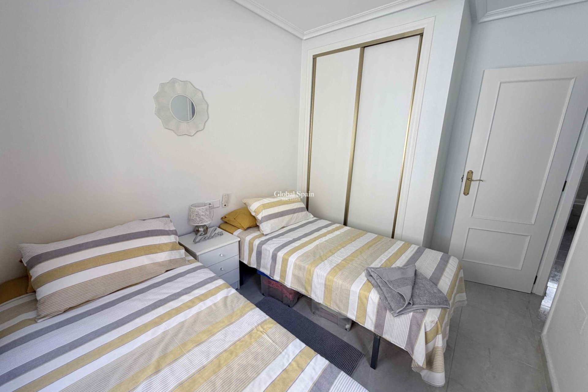 Resale - HOUSE -
ORIHUELA COSTA - Costa Blanca
