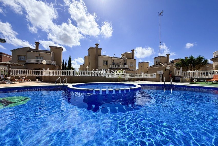 Resale - HOUSE -
ORIHUELA COSTA - Costa Blanca