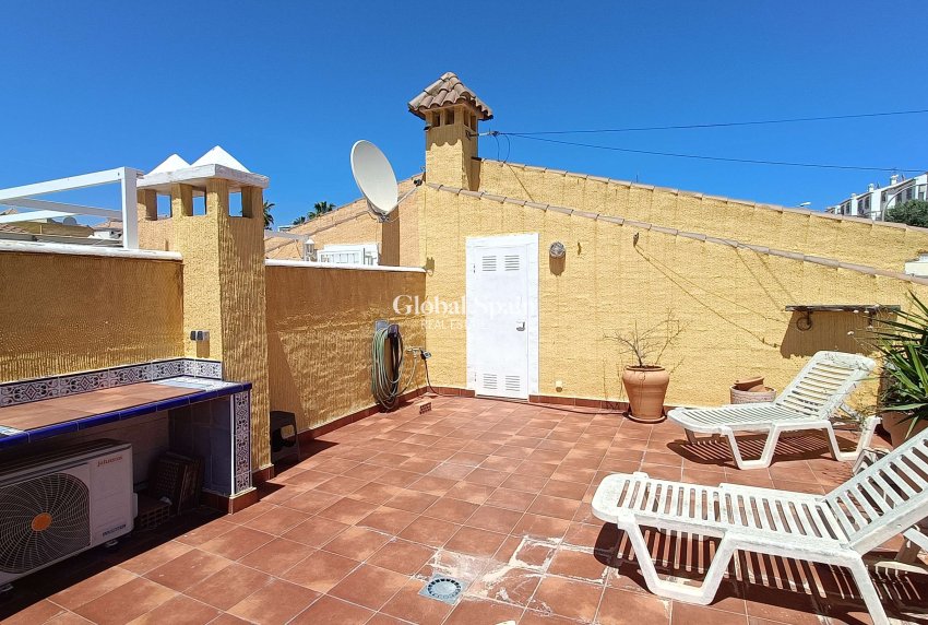 Resale - HOUSE -
ORIHUELA COSTA - Costa Blanca