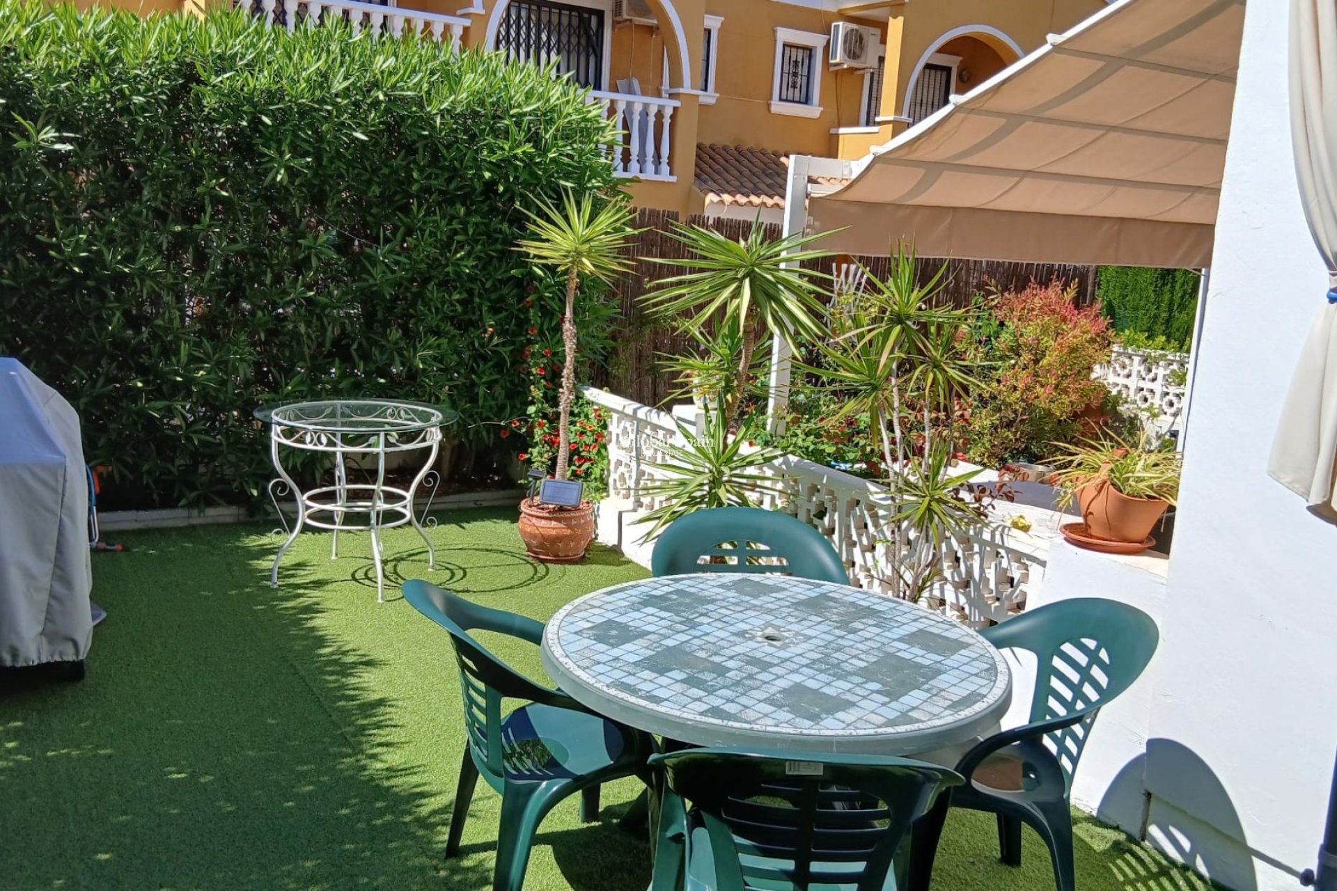 Resale - HOUSE -
ORIHUELA COSTA - Costa Blanca