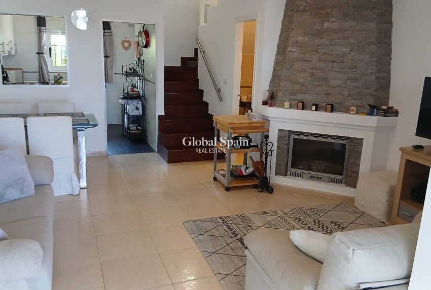 Resale - HOUSE -
ORIHUELA COSTA - Costa Blanca