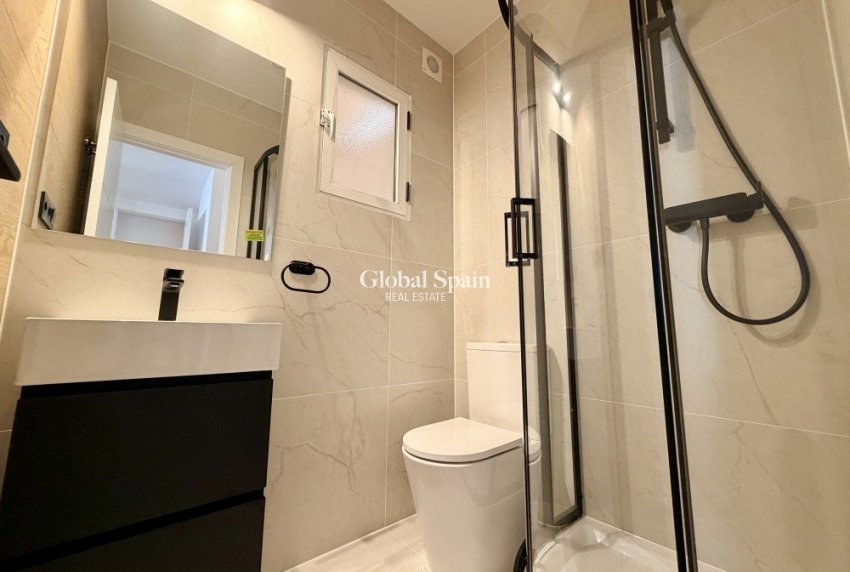 Resale - HOUSE -
ORIHUELA COSTA - Costa Blanca