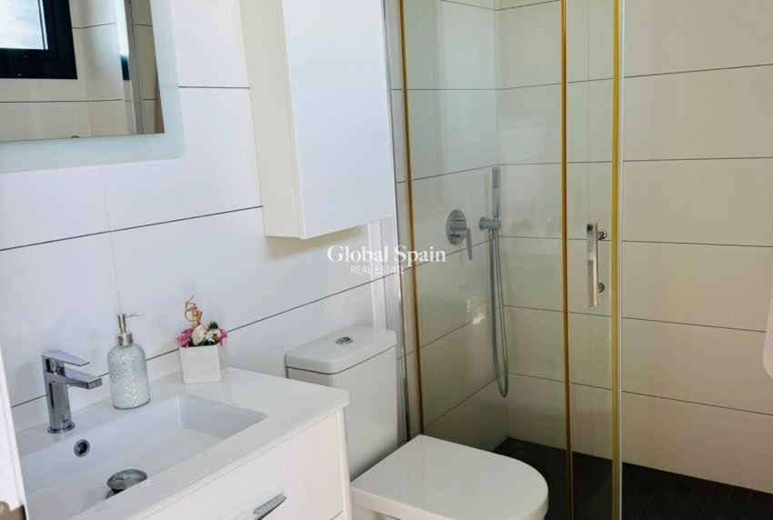 Resale - HOUSE -
ORIHUELA COSTA - Costa Blanca